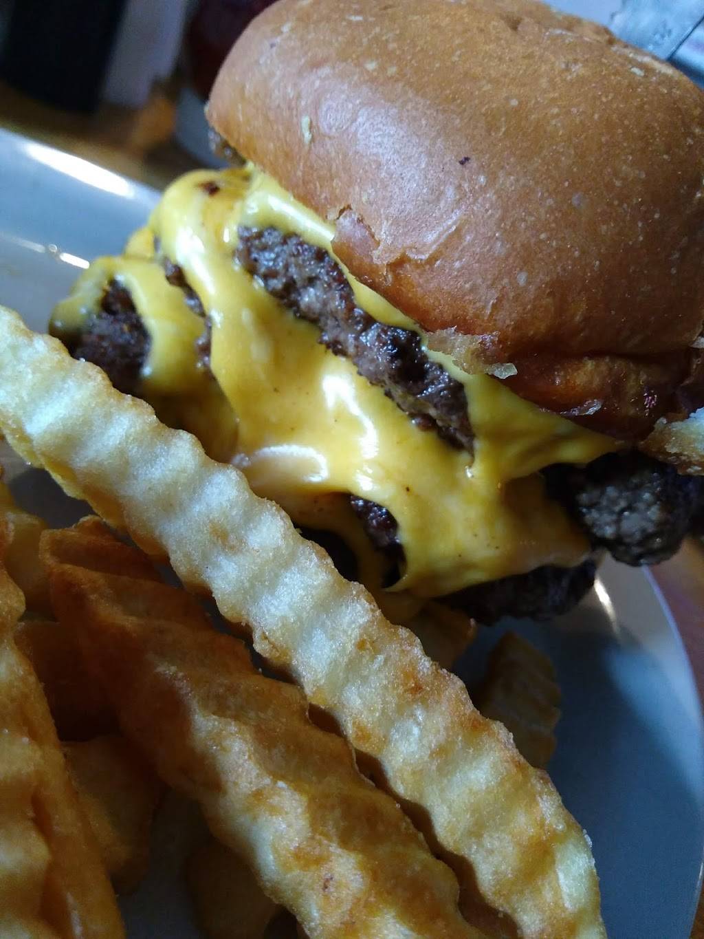 Cranks Bar & Grill | restaurant | 102 S Chestnut St, Minonk, IL 61760, USA | 3094322643 OR +1 309-432-2643