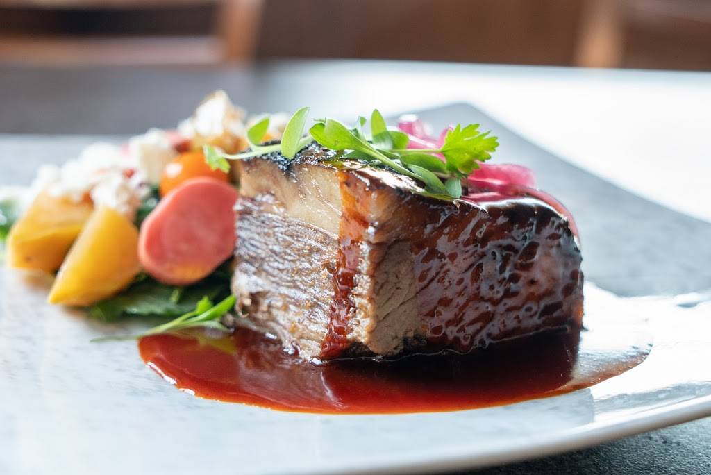 Bakers & Hale | restaurant | 7120 Montclaire Ave, Godfrey, IL 62035, USA | 6184339748 OR +1 618-433-9748