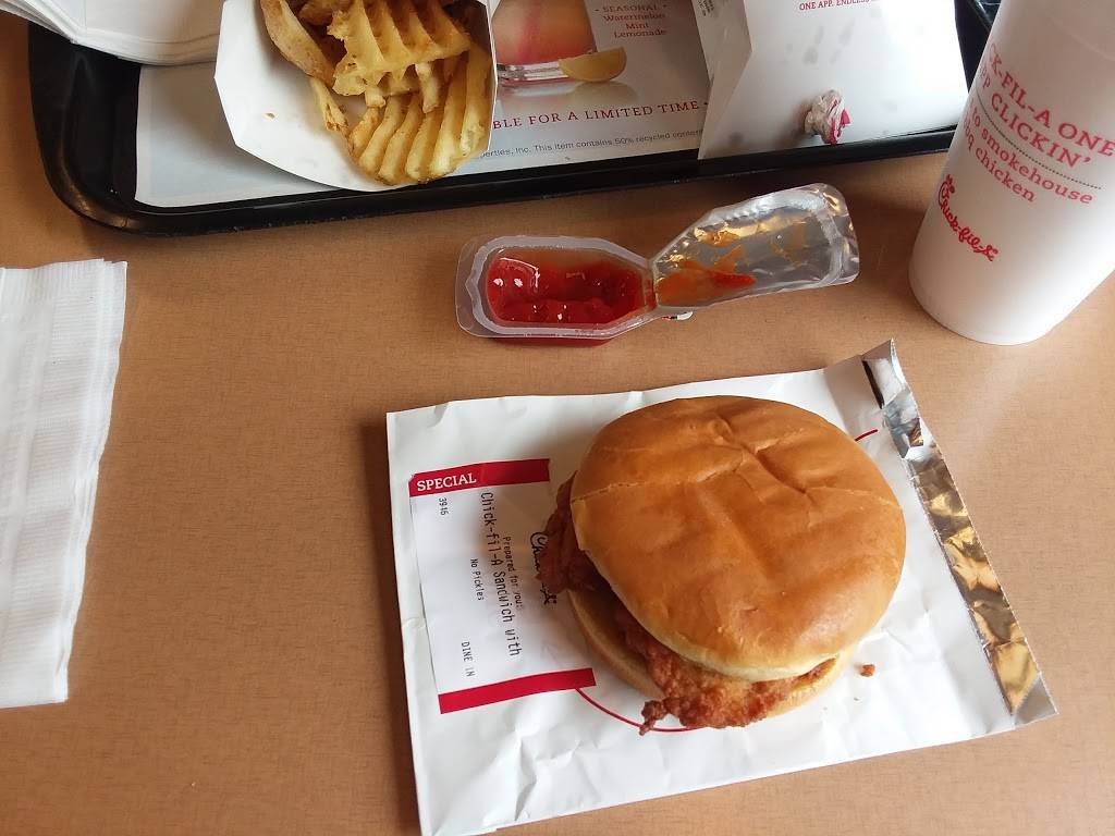 Chick-fil-A | restaurant | 80 Oxford Rd, Fern Park, FL 32730, USA | 3214446536 OR +1 321-444-6536