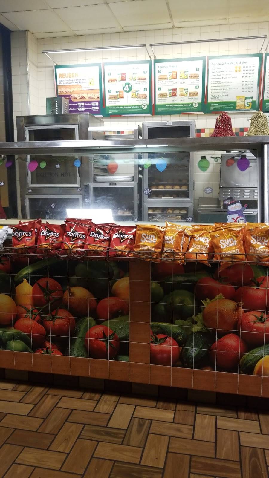 Subway | restaurant | 475 College Blvd, Oceanside, CA 92057, USA | 7609401094 OR +1 760-940-1094