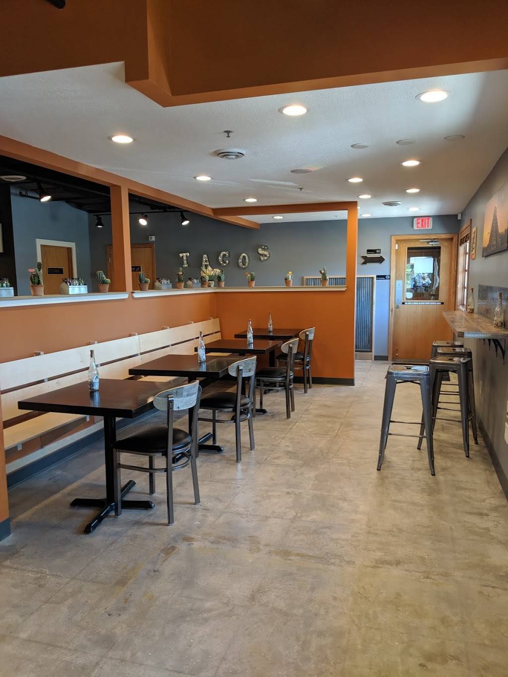 Red Luna Taco Factory | restaurant | 5960 US-61, White Bear Lake, MN 55110, USA | 6517887136 OR +1 651-788-7136