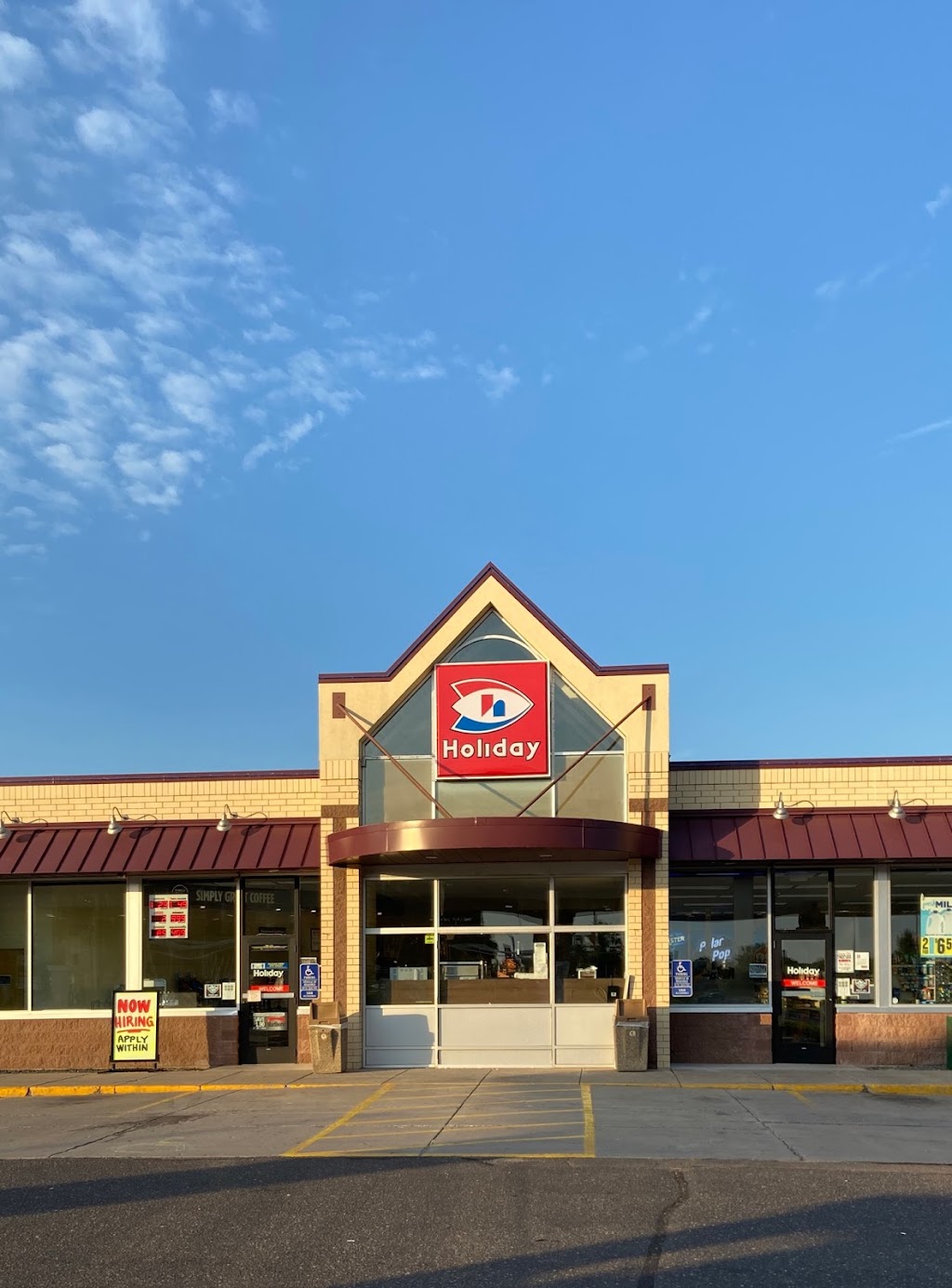 Holiday Stationstores | cafe | 11430 Jefferson Ct, Champlin, MN 55316, USA | 7633239642 OR +1 763-323-9642