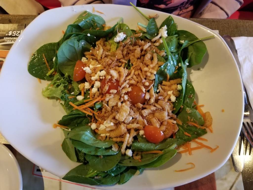 Rôtisserie St-Hubert | restaurant | 135 Boulevard Celine-Dion, Charlemagne, QC J5Z 3L6, Canada | 5143855555 OR +1 514-385-5555