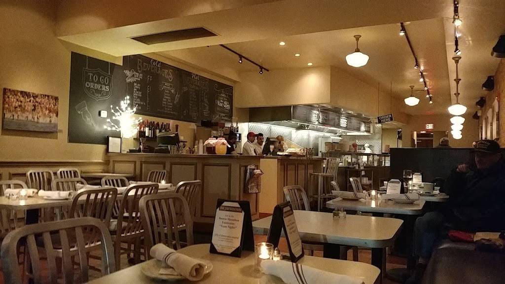 The Paramount | restaurant | 667 E Broadway, Boston, MA 02127, USA | 6172699999 OR +1 617-269-9999