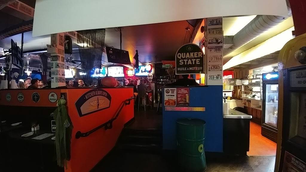 Joe Dogs Gasbar Grill | restaurant | 531 Brant St, Burlington, ON L7R 2G6, Canada | 9056325110 OR +1 905-632-5110