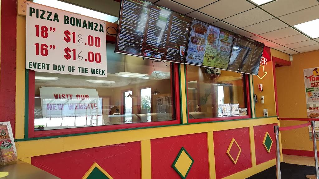 Tommys Red Hots | restaurant | 4116 W Elm St, McHenry, IL 60050, USA | 8153858817 OR +1 815-385-8817