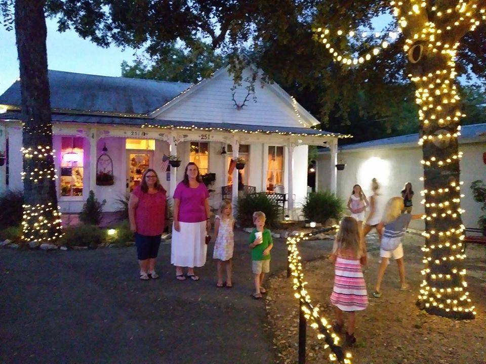 Alpine Haus Restaurant | restaurant | 251 S Seguin Ave, New Braunfels, TX 78130, USA | 8302140205 OR +1 830-214-0205