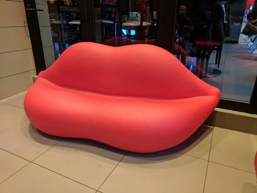 Mellow Mushroom | meal takeaway | 33 A Maryland Ave, Rockville, MD 20850, USA | 3012942222 OR +1 301-294-2222