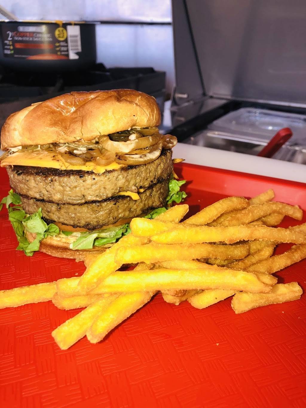 Blazin’ Burgers ‘N Fried Chicken | meal takeaway | 2320 W Victory Blvd, Burbank, CA 91506, USA | 8187365133 OR +1 818-736-5133