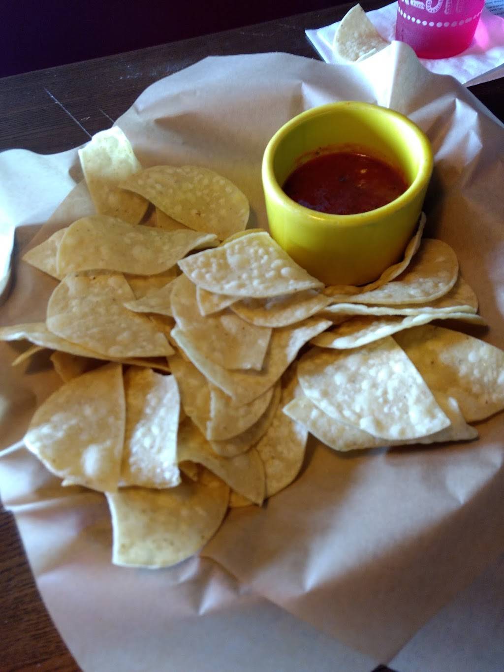 TGI Fridays | restaurant | 6577 Grand Ave, Gurnee, IL 60031, USA | 8478550007 OR +1 847-855-0007