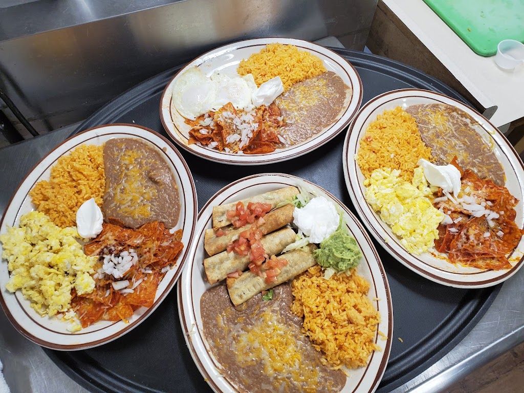 Chavolos mexican restaurant | restaurant | 582 Grand Ave, Del Norte, CO 81132, USA | 7196579038 OR +1 719-657-9038