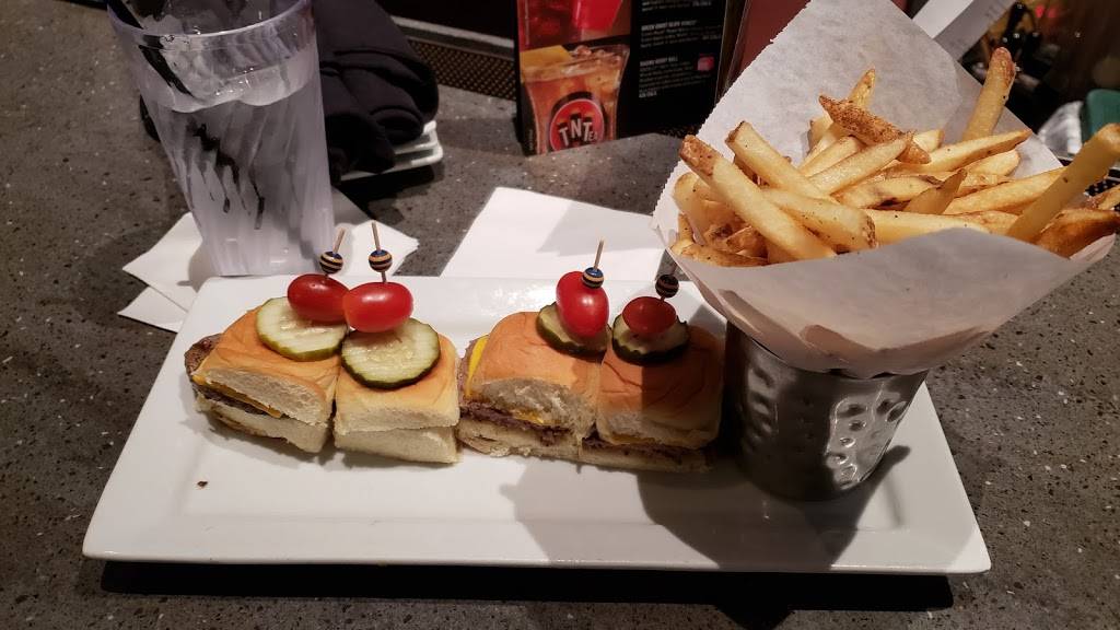 Dave & Busters | restaurant | 11481 NW 12th St #E622, Miami, FL 33172, USA | 3054681555 OR +1 305-468-1555