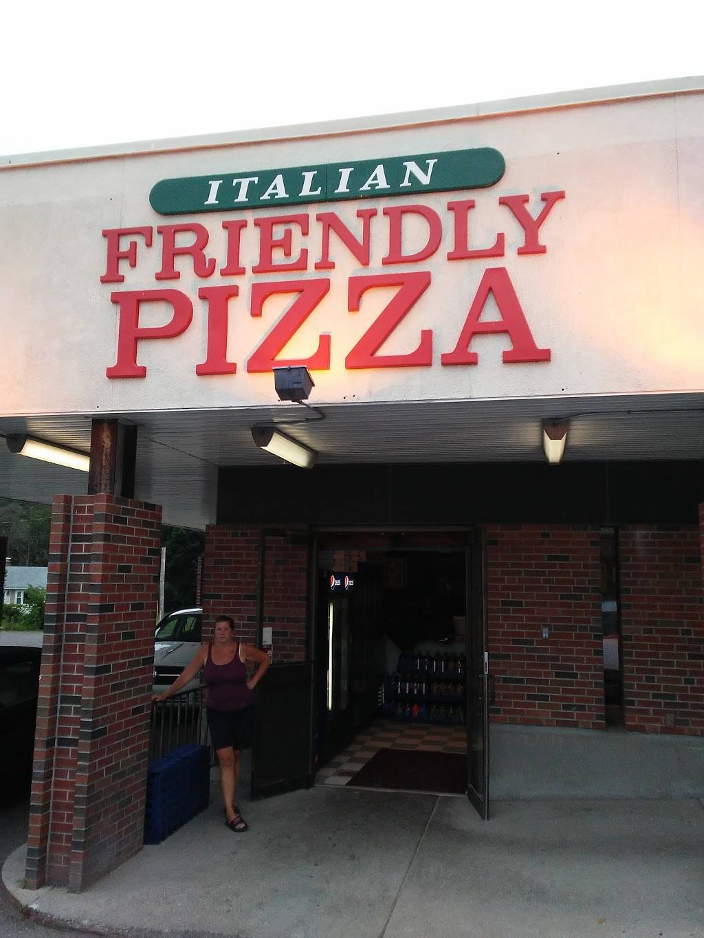 Italian Friendly Pizza-Grinder | restaurant | 274 Westfield Rd, Holyoke, MA 01040, USA | 4135331555 OR +1 413-533-1555