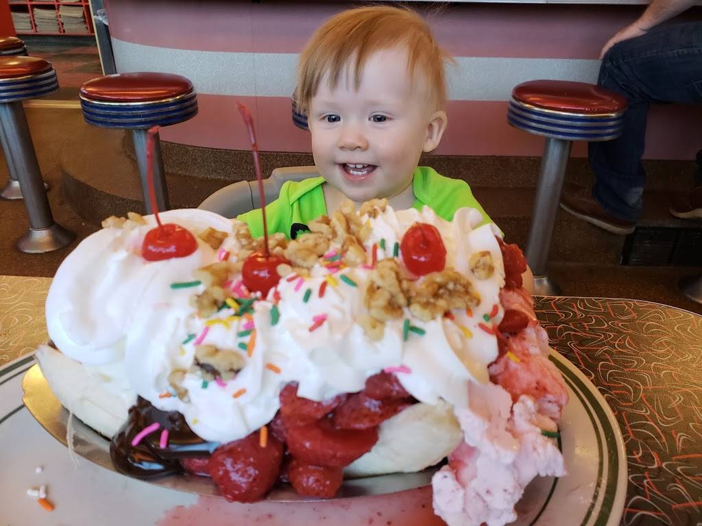 Tiltn Diner | restaurant | 61 Laconia Rd, Tilton, NH 03276, USA | 6032862204 OR +1 603-286-2204