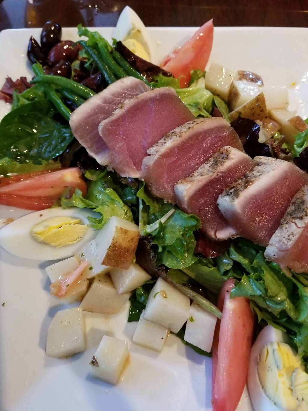 PORTERS on the lane | restaurant | 19 Bellport Ln, Bellport, NY 11713, USA | 6318036067 OR +1 631-803-6067