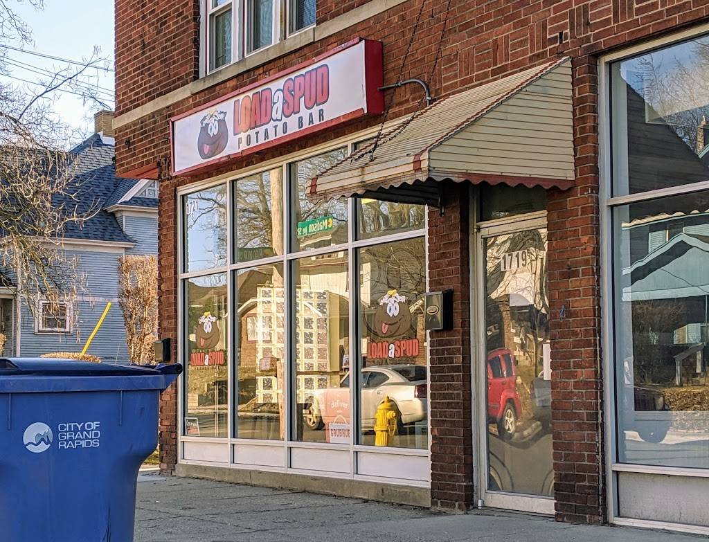 Load a Spud Potato Bar | restaurant | 1721 Madison Ave SE, Grand Rapids, MI 49507, USA | 6162588002 OR +1 616-258-8002