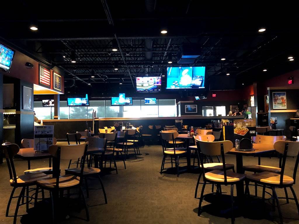 Buffalo Wild Wings | restaurant | 8440 Castleton Corner Dr, Indianapolis, IN 46250, USA | 3175772999 OR +1 317-577-2999
