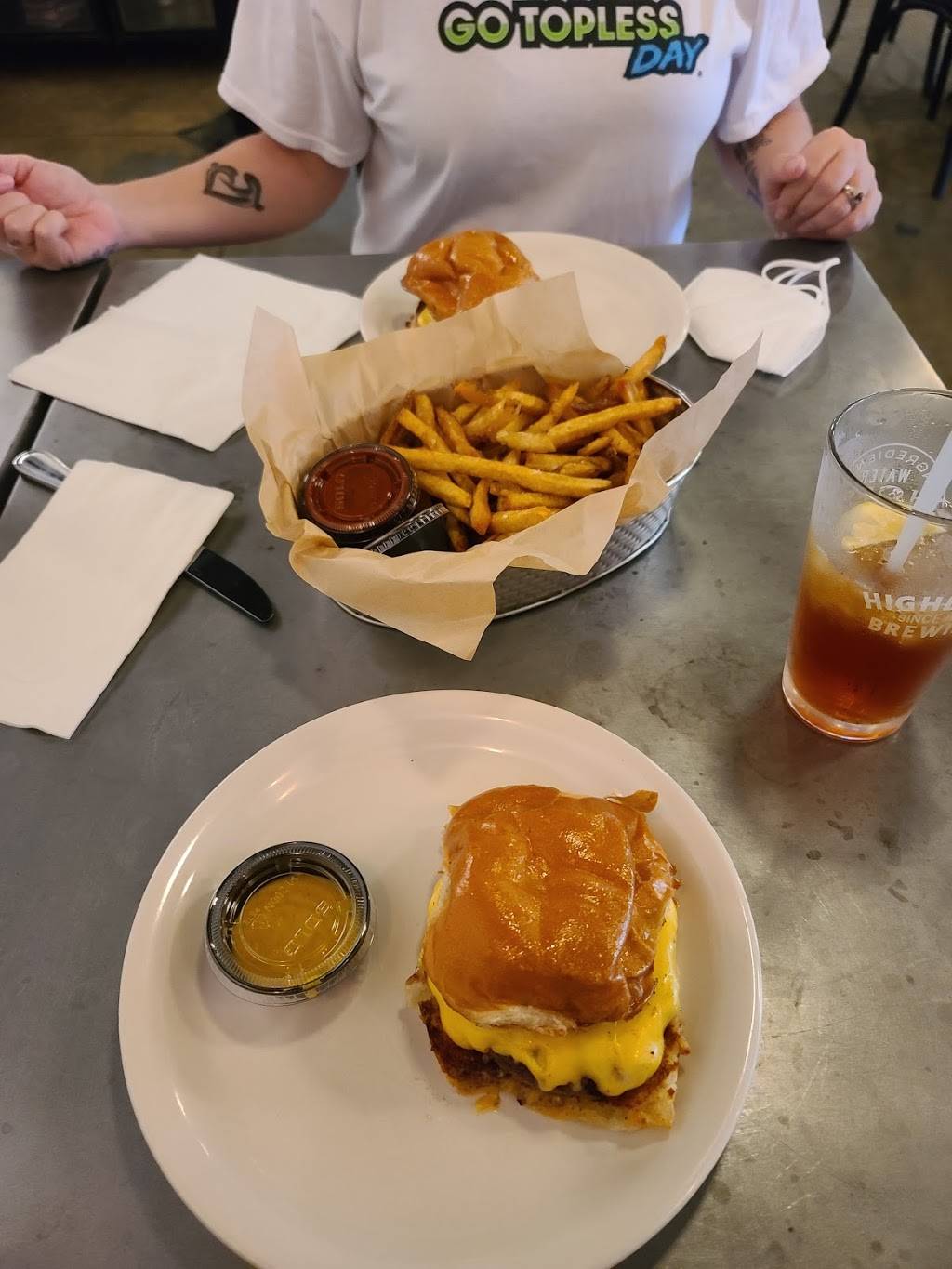 H&F Burger Asheville | restaurant | 77 Biltmore Ave, Asheville, NC 28801, USA | 8284173053 OR +1 828-417-3053