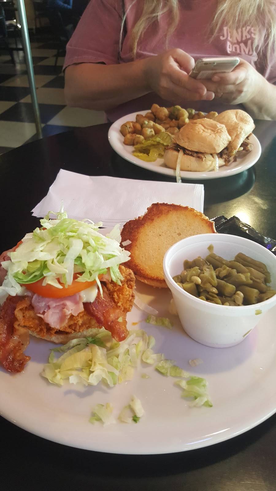 Sutures | restaurant | 7133 S Yale Ave, Tulsa, OK 74136, USA | 9184815007 OR +1 918-481-5007