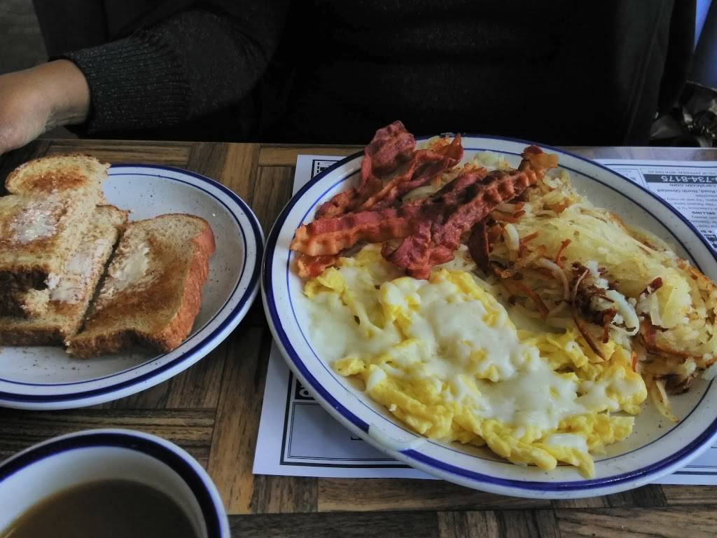 Gourmé Deli & Restaurant | restaurant | 15315 Pearl Rd, Strongsville, OH 44136, USA | 4405723111 OR +1 440-572-3111