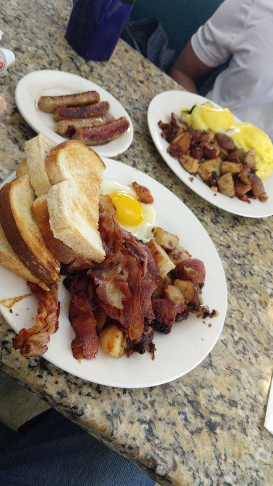 Brodys Diner | restaurant | 4023, 308 Hartford Turnpike, Shrewsbury, MA 01545, USA | 5087544400 OR +1 508-754-4400