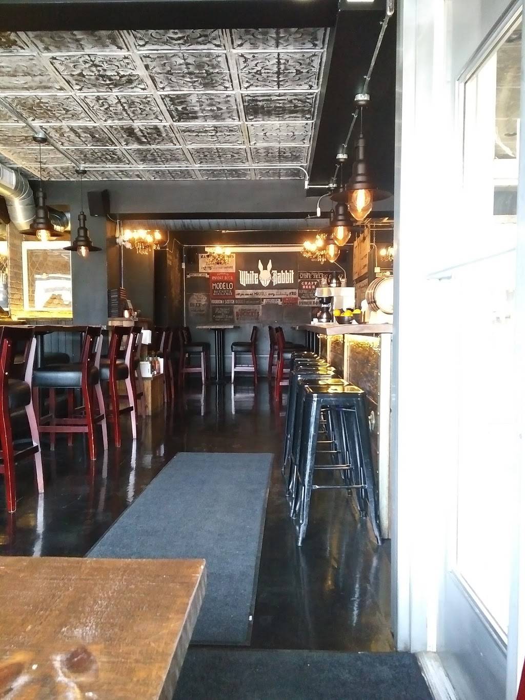 White Rabbit Public House | restaurant | 47 King St N, Waterloo, ON N2J 2W9, Canada | 5197467540 OR +1 519-746-7540