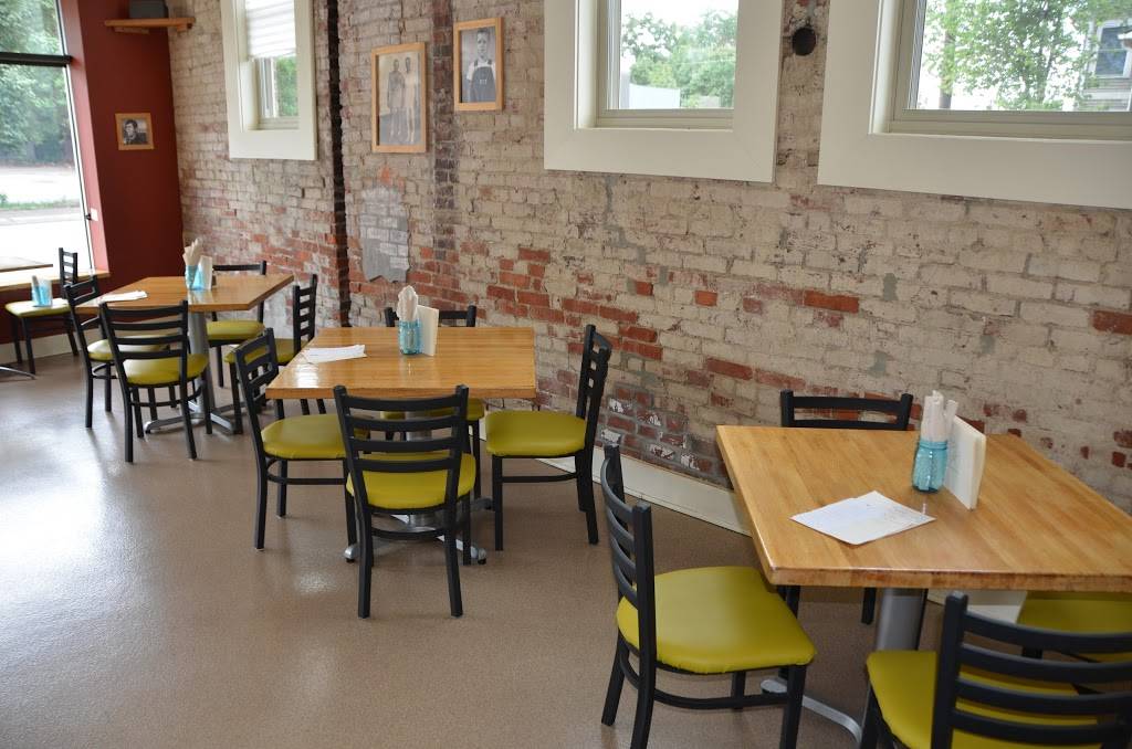 Shoefly Public House | restaurant | 122 E 22nd St, Indianapolis, IN 46202, USA | 3172835007 OR +1 317-283-5007