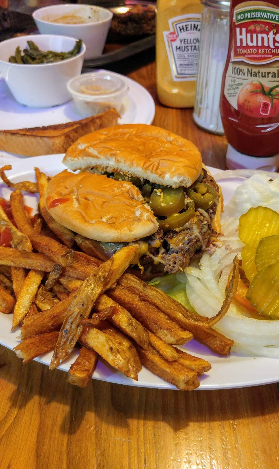 Adams Bar & Grill | restaurant | 1612 Commercial St, St Joseph, MO 64503, USA | 8162325513 OR +1 816-232-5513