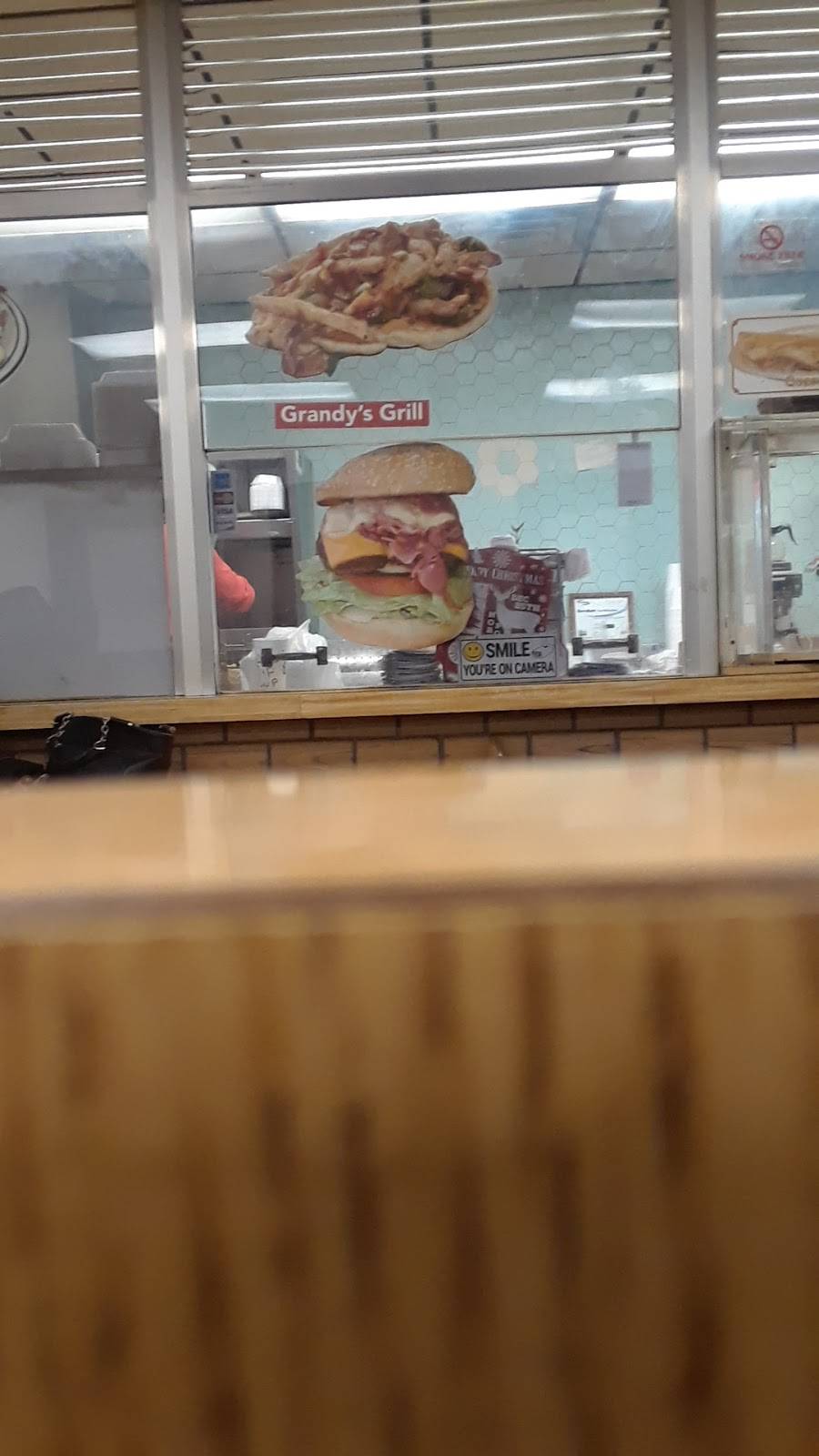 Grandys Coney Island | restaurant | 13331 14th St, Detroit, MI 48238, USA | 3138683020 OR +1 313-868-3020