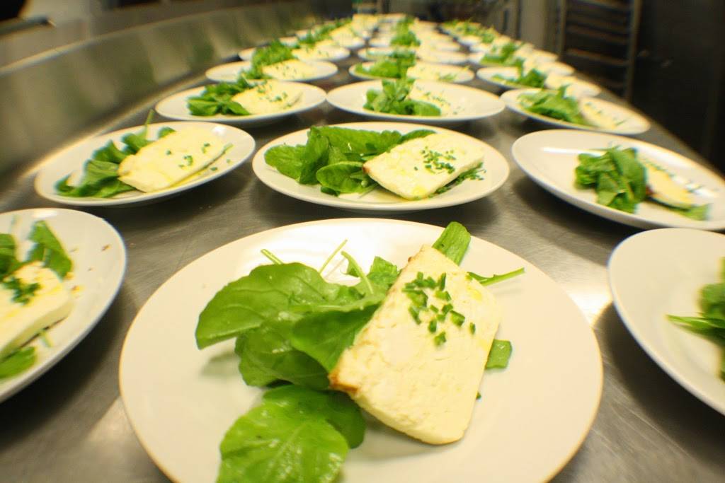 Sauce & Bread Kitchen | cafe | 6338 N Clark St, Chicago, IL 60660, USA | 7739426384 OR +1 773-942-6384