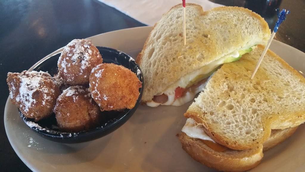 The Lazy Dog Sports Bar and Grill | restaurant | 3100 Village Vista Dr, Erie, CO 80516, USA | 3036645299 OR +1 303-664-5299