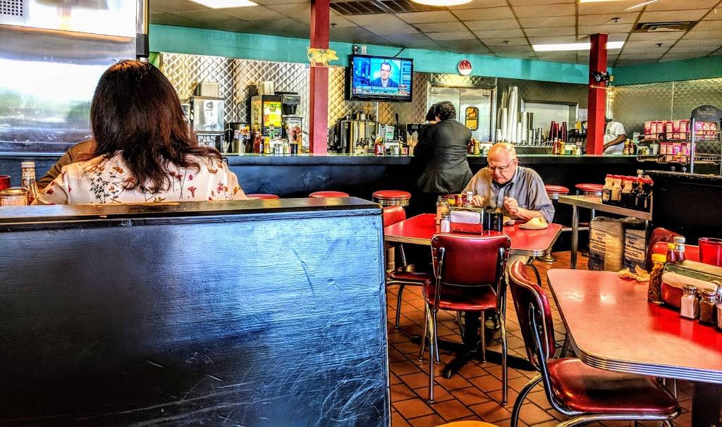 Avalon Diner | restaurant | 8823 Katy Fwy, Houston, TX 77024, USA | 7135904377 OR +1 713-590-4377