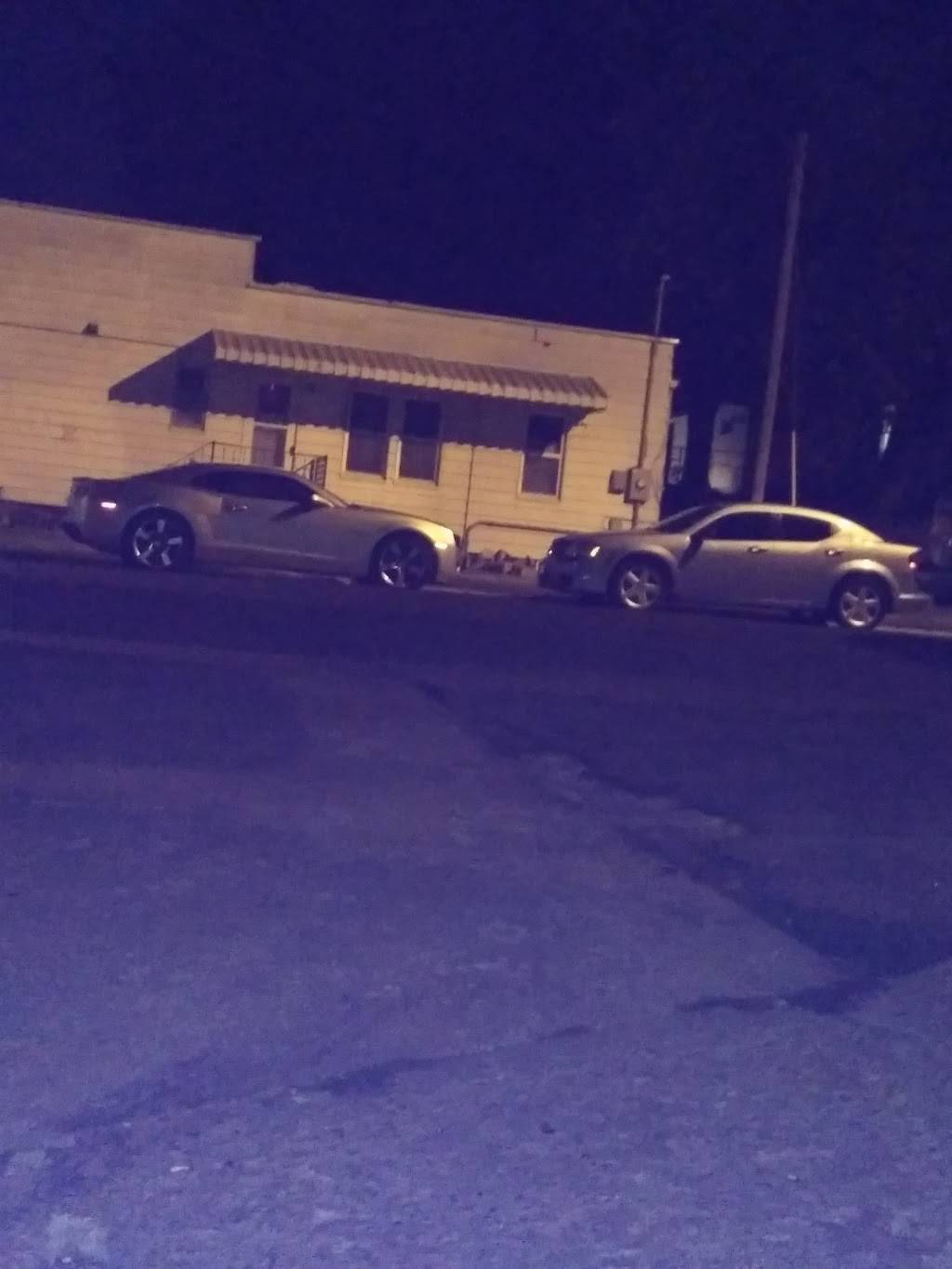 Pops Place Bar | restaurant | 3520 F St, Omaha, NE 68107, USA | 4027349089 OR +1 402-734-9089