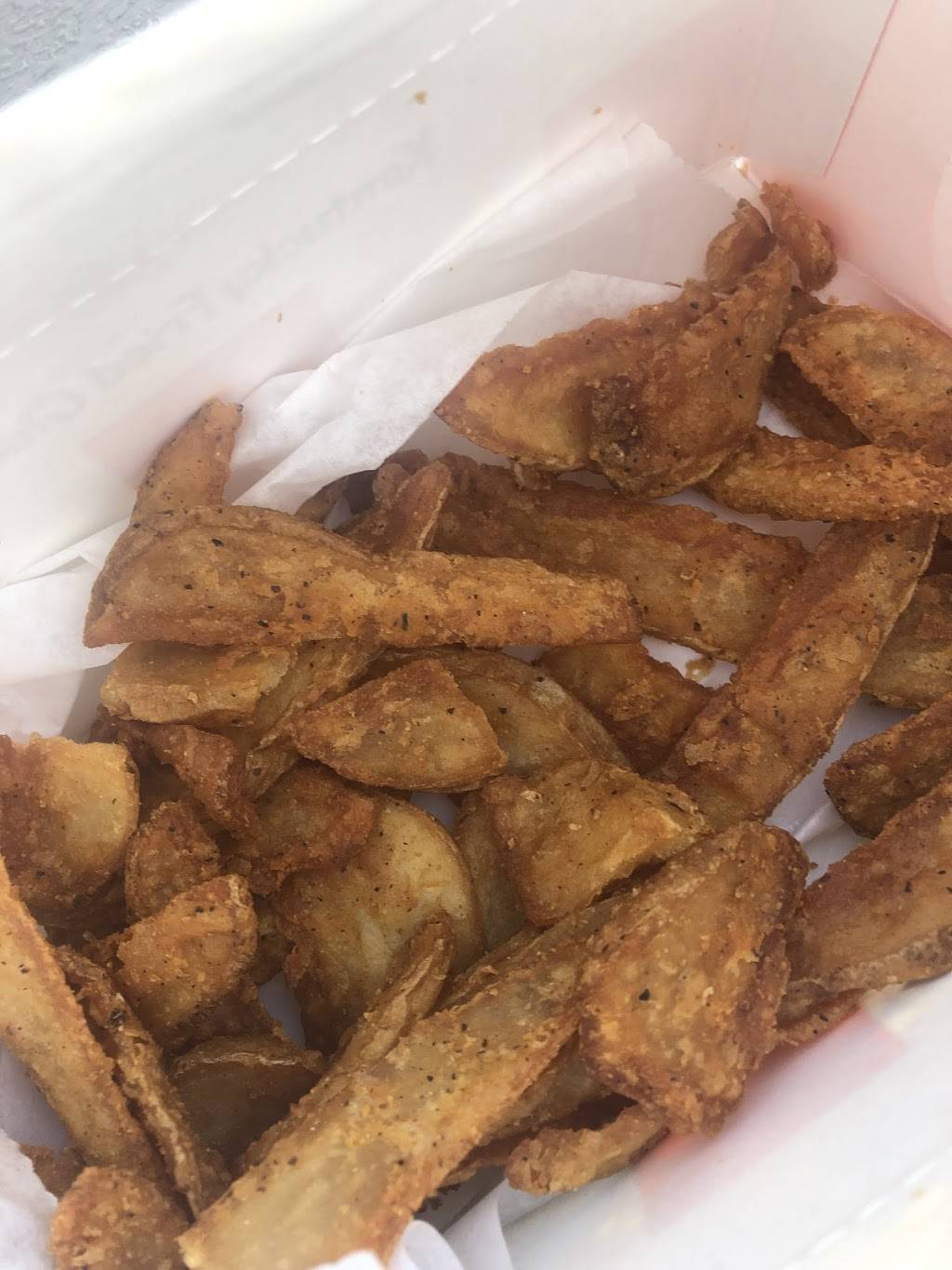 KFC | restaurant | 4401 Shawnee Dr, Kansas City, KS 66106, USA | 9132367590 OR +1 913-236-7590