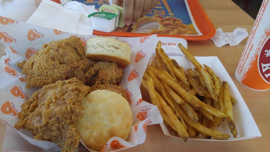 Popeyes Louisiana Kitchen | restaurant | 2900 Colorado Blvd, Los Angeles, CA 90041, USA | 8189568720 OR +1 818-956-8720