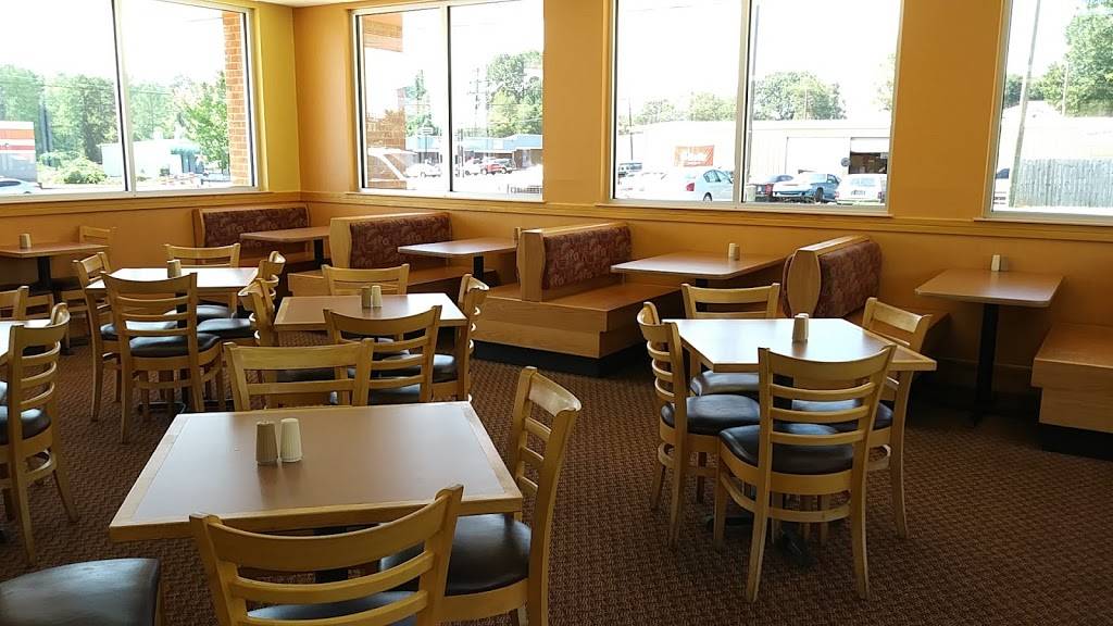 Bojangles Famous Chicken n Biscuits | restaurant | 11304 Asheville Hwy, Inman, SC 29349, USA | 8644731130 OR +1 864-473-1130