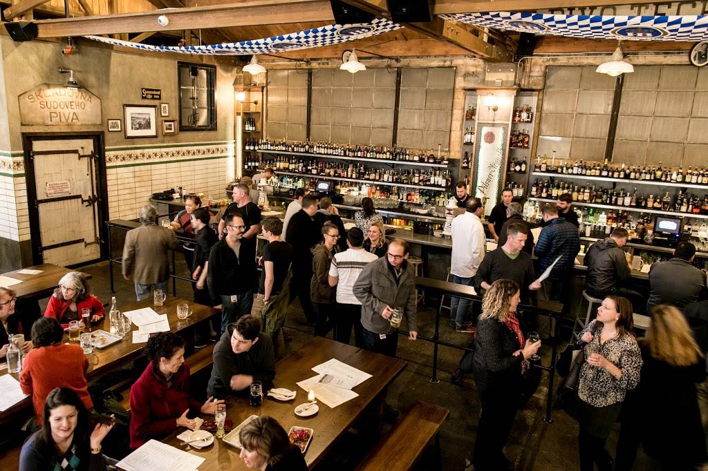 Queen Anne Beerhall | restaurant | 203 W Thomas St, Seattle, WA 98119, USA | 2066594043 OR +1 206-659-4043