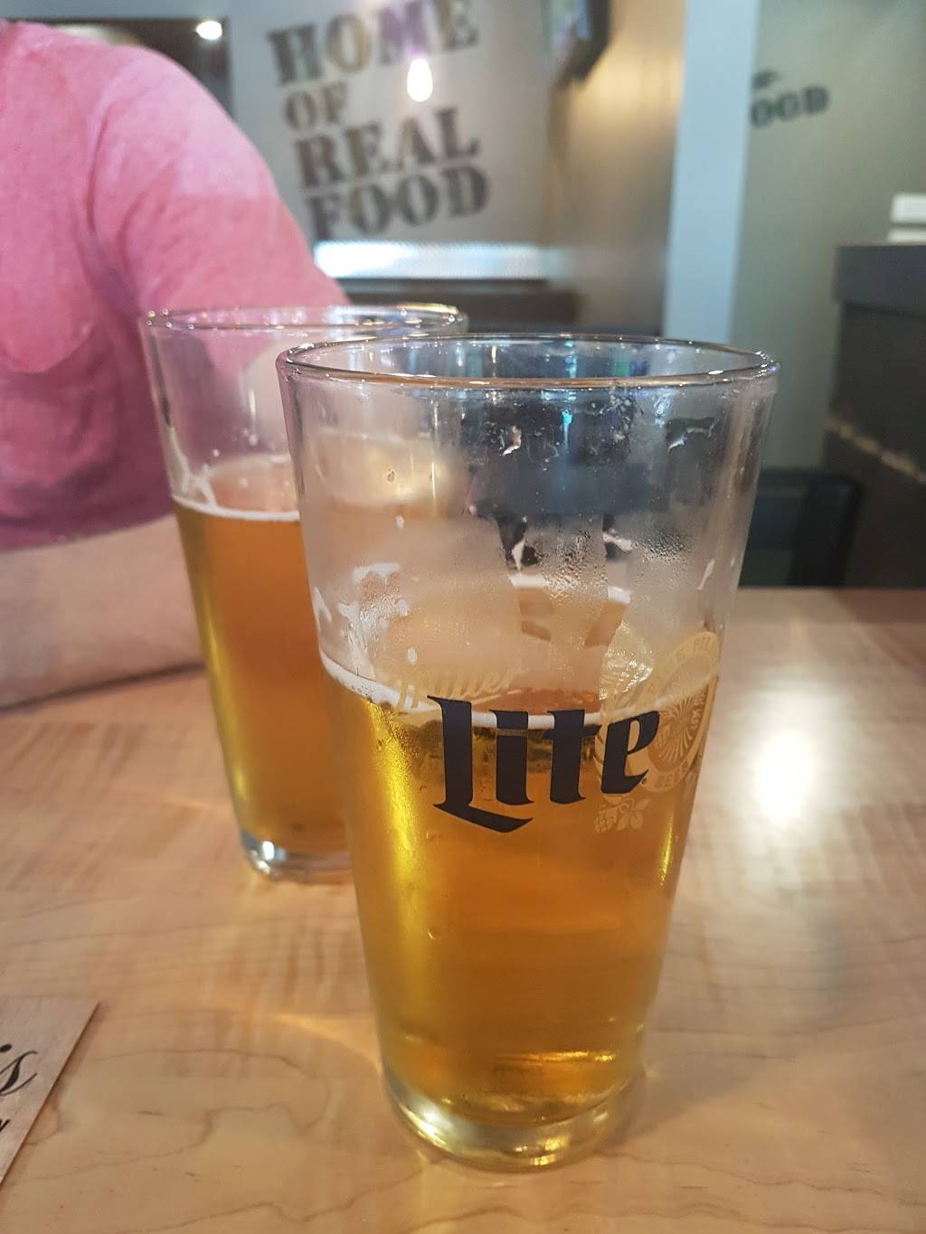 Chucks Roadhouse Bar & Grill | restaurant | 215 Thames St S, Ingersoll, ON N5C 2T6, Canada | 5194854745 OR +1 519-485-4745