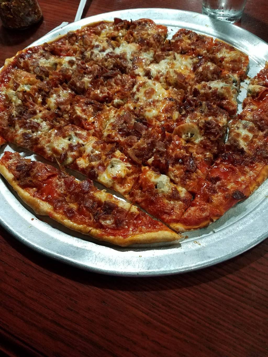 Bimbos Pizza | restaurant | 338 E Michigan Ave, Kalamazoo, MI 49007, USA | 2693493134 OR +1 269-349-3134