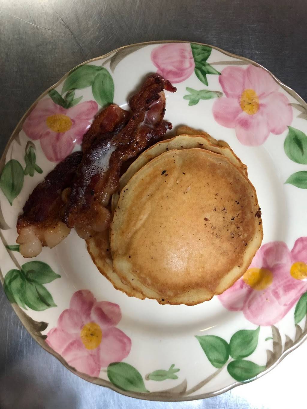 Evas On Main | restaurant | 129 S Main St, Summerville, SC 29483, USA | 8438735081 OR +1 843-873-5081