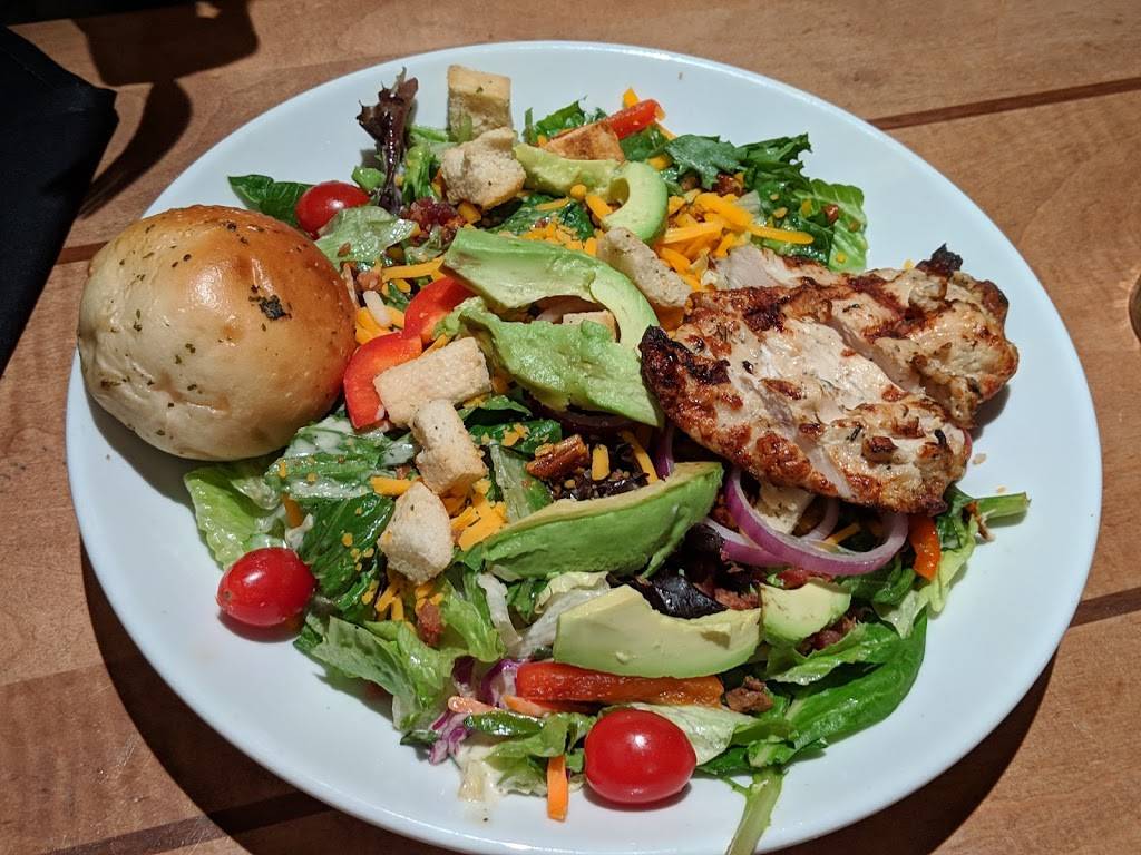 Houlihans | restaurant | 9365 Rain Lily Trail, Fort Worth, TX 76177, USA | 8177502190 OR +1 817-750-2190