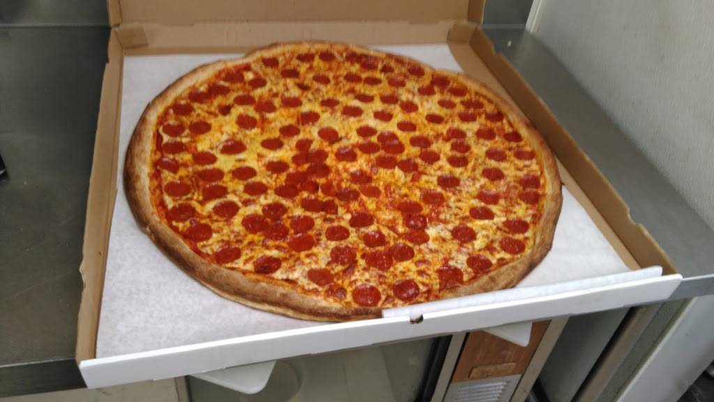 Sub Delicious | restaurant | 15 Locust St, Lockport, NY 14094, USA | 7164346667 OR +1 716-434-6667