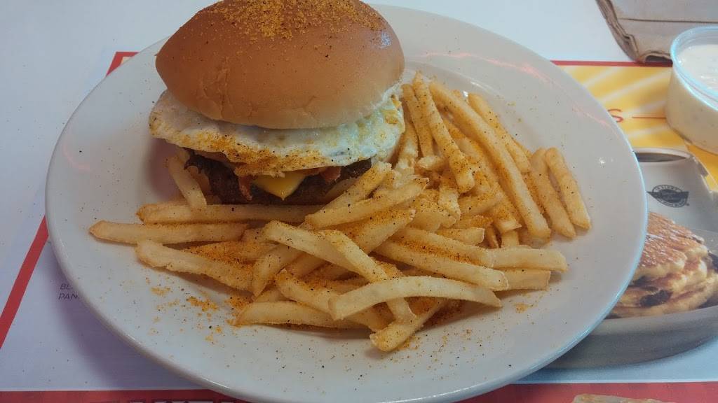 Steak n Shake | restaurant | 1250 W Walnut Avenue, Dalton, GA 30720, USA | 7062723300 OR +1 706-272-3300
