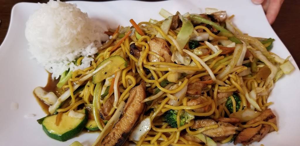 Suzys Pho Teriyaki | restaurant | 11416 Canyon Rd E B, Puyallup, WA 98373, USA | 2535315089 OR +1 253-531-5089