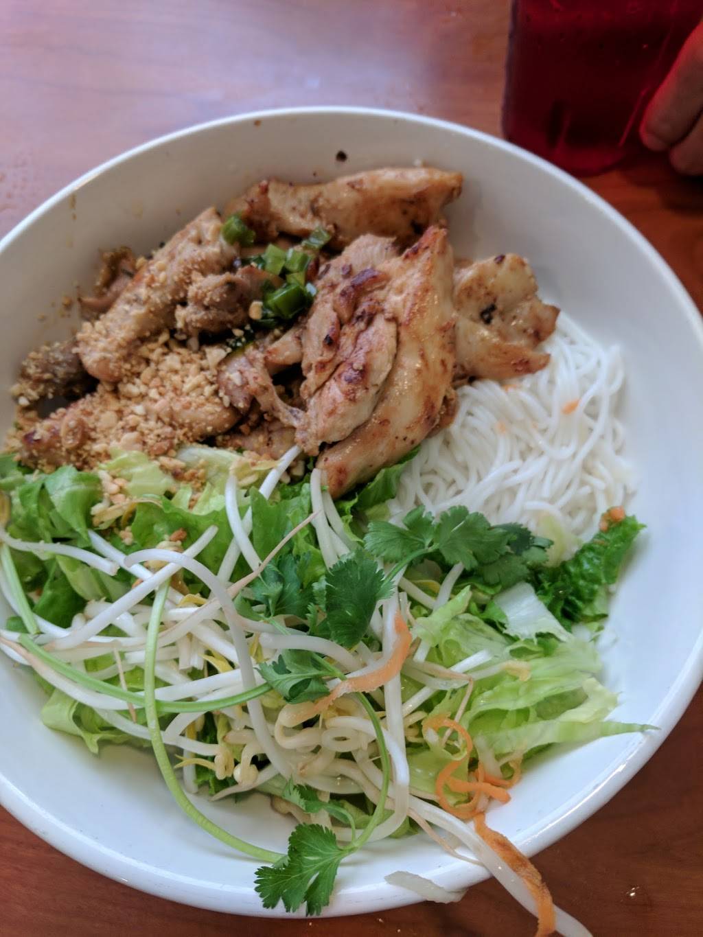 Pho Lucky | restaurant | 23838 Joy Rd, Redford Charter Twp, MI 48239, USA | 3135322333 OR +1 313-532-2333