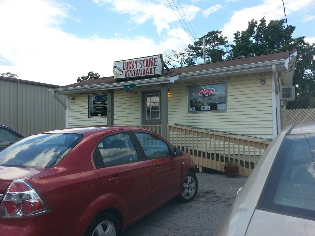 Lucky Strike Jr. | restaurant | 710 W North 1st St, Seneca, SC 29678, USA | 8648824319 OR +1 864-882-4319
