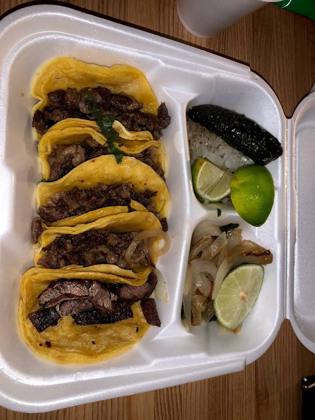 El Bracero Bar & Grill | restaurant | 4230 N Foster Rd #90, San Antonio, TX 78244, USA | 2102720356 OR +1 210-272-0356