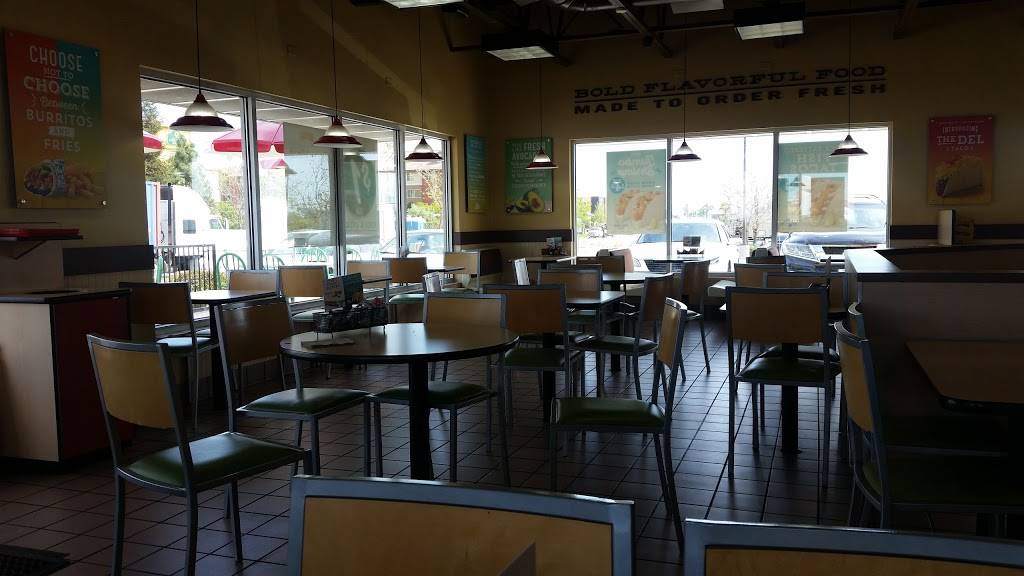 Del Taco | meal takeaway | 35145 Merle Haggard Dr, Bakersfield, CA 93308, USA | 6613938379 OR +1 661-393-8379