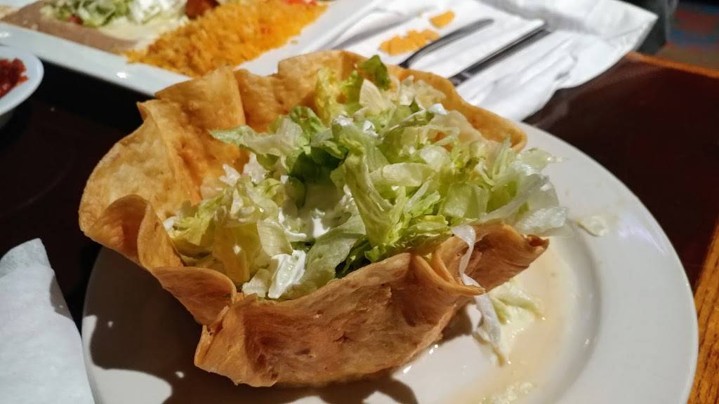 El Vaquero Mexican Restaurant | restaurant | 24 Main St, Toledo, OH 43605, USA | 4196908330 OR +1 419-690-8330