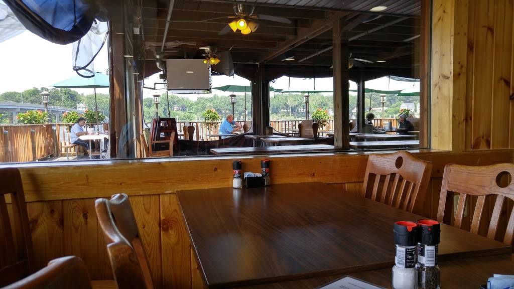 Mikes Restaurant & Crabhouse | restaurant | 3030 Riva Rd, Riva, MD 21140, USA | 4109562784 OR +1 410-956-2784